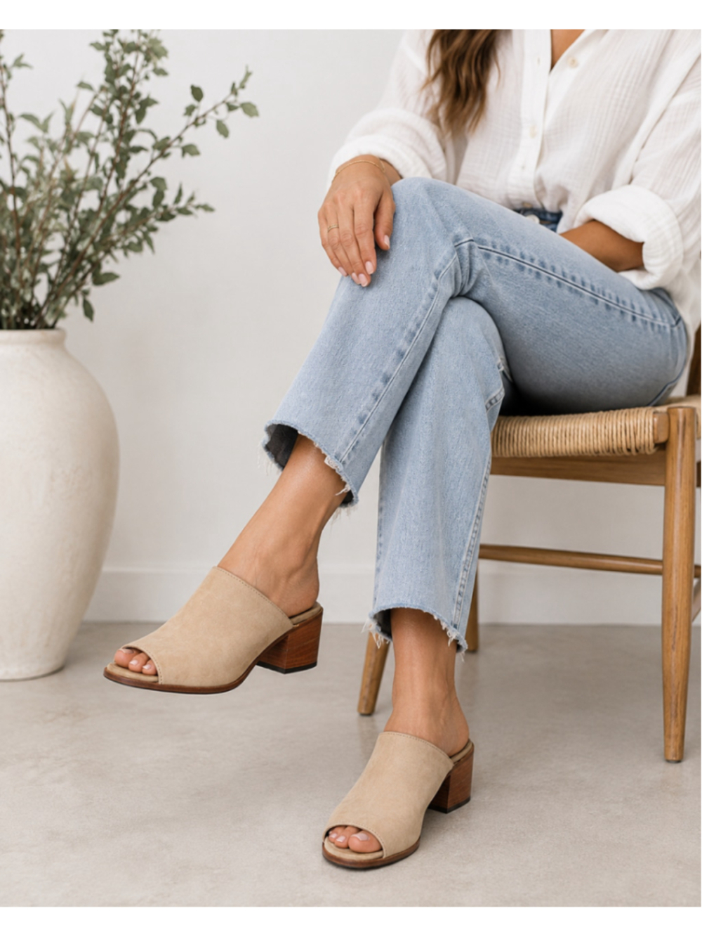 Adelante Shoe Co. Beige Nubuck Leather Mule Clogs Block Heel Peep Toe Size 7.5B